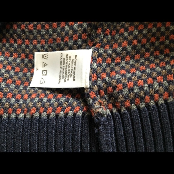 - Alan Flusser Cotton Classic V-Neck Sweater. - Picture 9 of 13